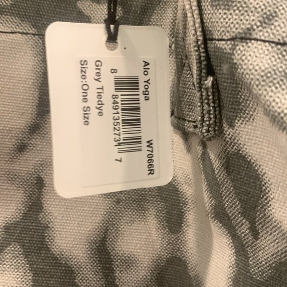 ALO Yoga Black and Gray Patterned Tote - Picture 4 of 9